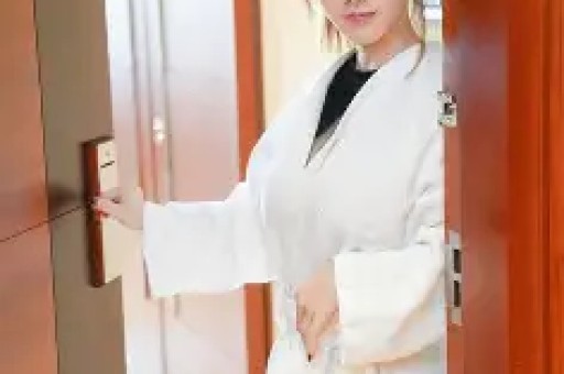 网红圈又塌房！韩汶栩用假人设割韭菜背后真相让人愤怒
