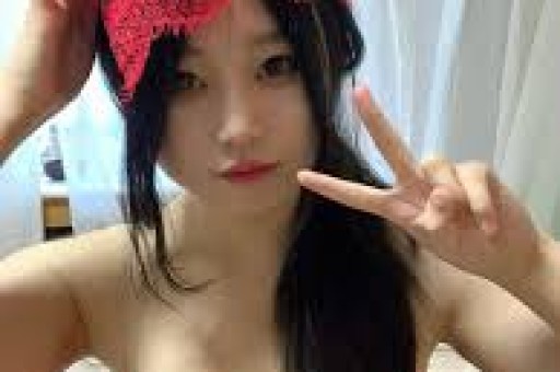 布兰妮回忆录：为前男友堕胎却被诬陷出轨被父亲反复身体羞辱